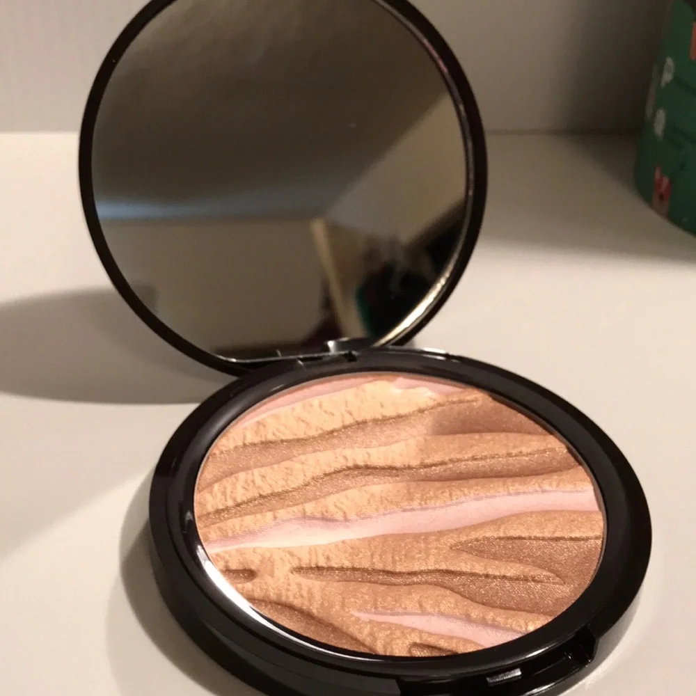 Laura Mercier exotique face illuminator in impulse NEW no box IMPERFECTIONS